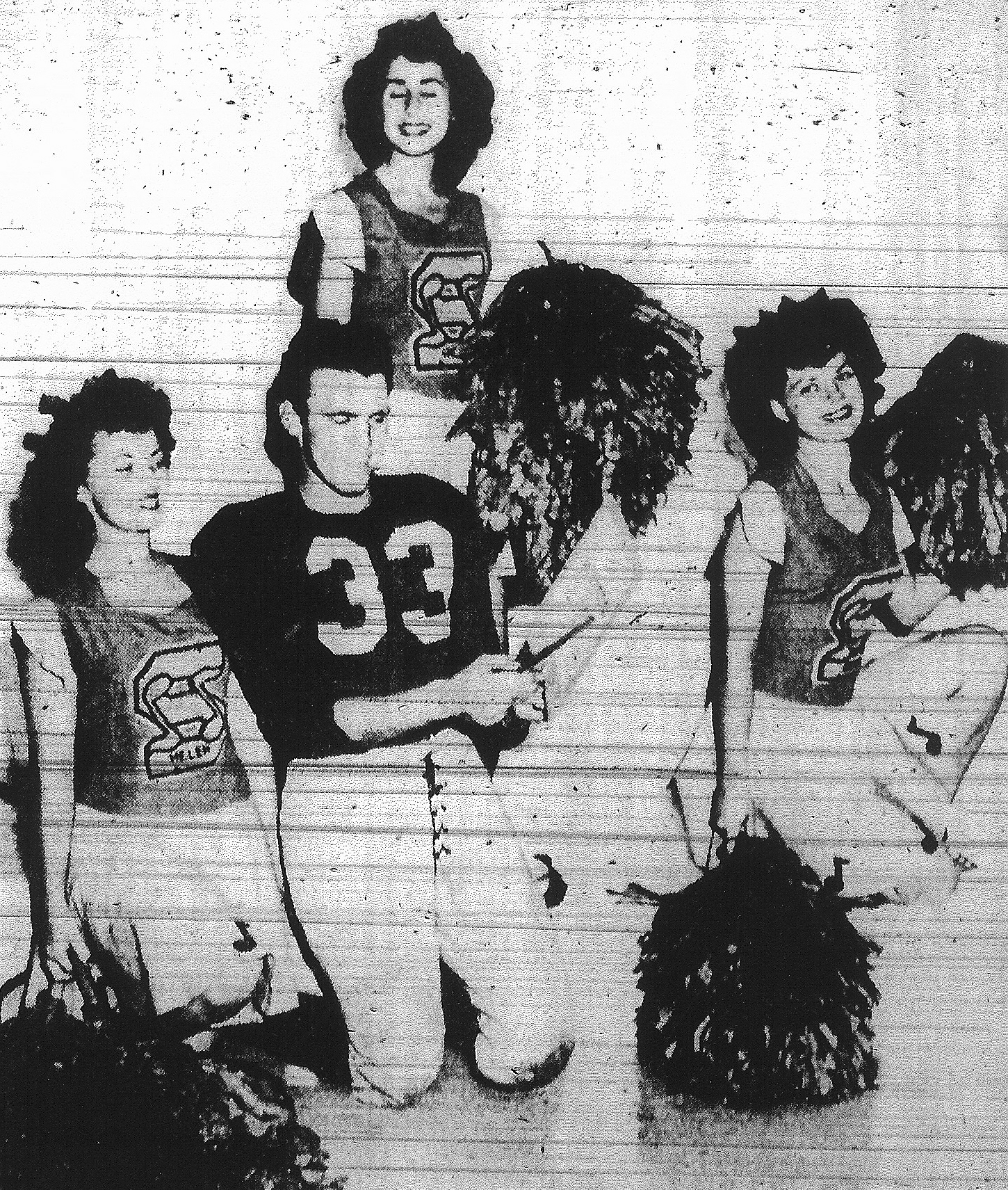 Sweetwater team captain Lyle Newport has attention of cheerleaders Helen Powell, inez Horowitz, and Betty Vincent (from left) as he diagrams a play Red Devils hoped to use in rivalry game with Grossmont. 