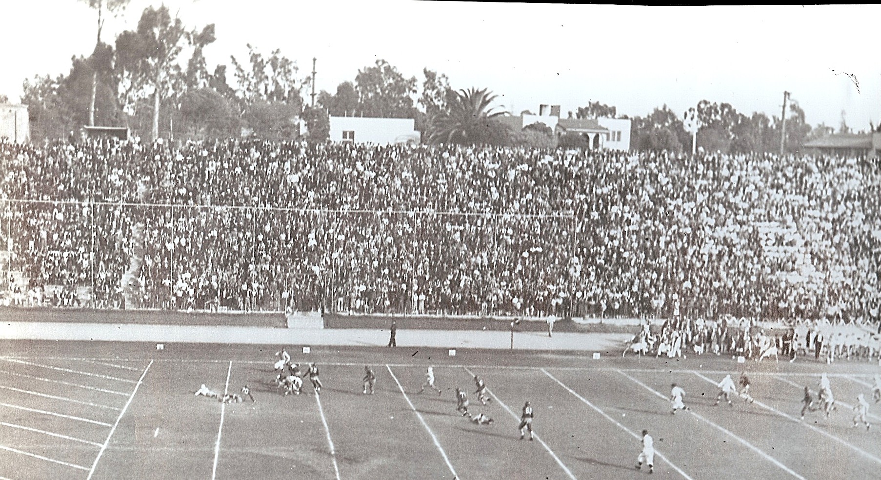 Usual big crowd was at Balboa Stadium for San Diego-Hoover game.