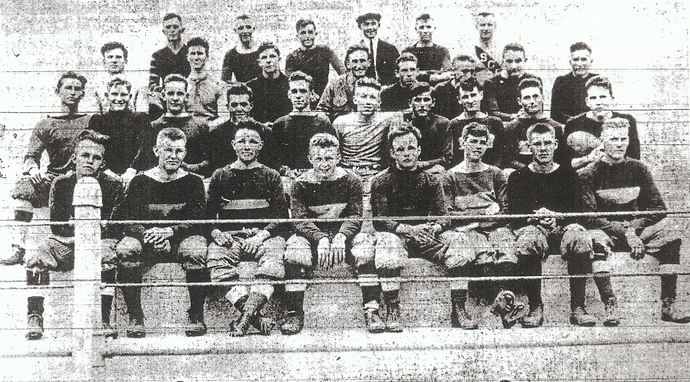 The Hillers gathered for a team photo in their new stadium.